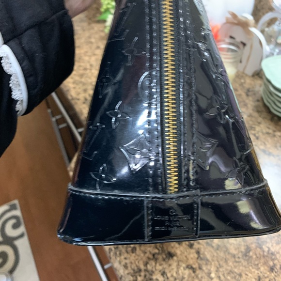 Louis Vuitton Handbag - Picture 9 of 13